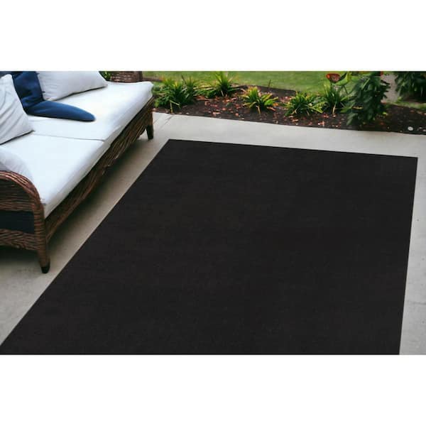 HomeRoots Black 4 ft. x 6 ft. Woven Polypropylene Rectangle Indoor