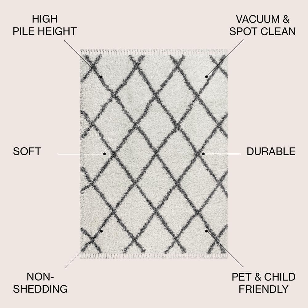 Reversible Grey/Cream Moroccan Geometric Trellis Shag Rug 4' x 6'