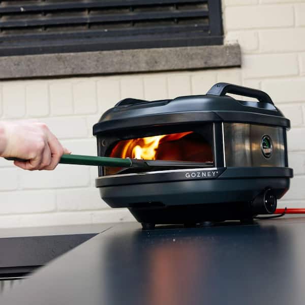 GOZNEY Tread Propane Outdoor Pizza Oven in Off-Black GTPOBUS1225