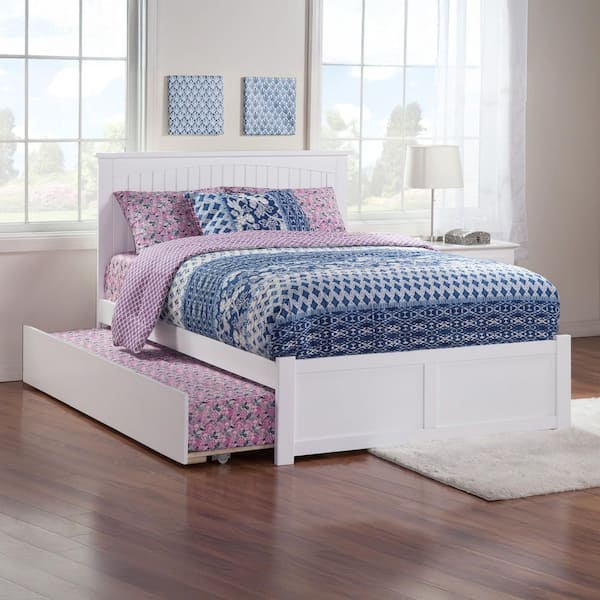 Nantucket Full Platform Bed with Flat Panel Foot Board and Full Size Urban Trundle Bed Bed in White