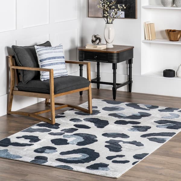 Shakira Modern Leopard Light Gray 5 ft. x 8 ft. Area Rug
