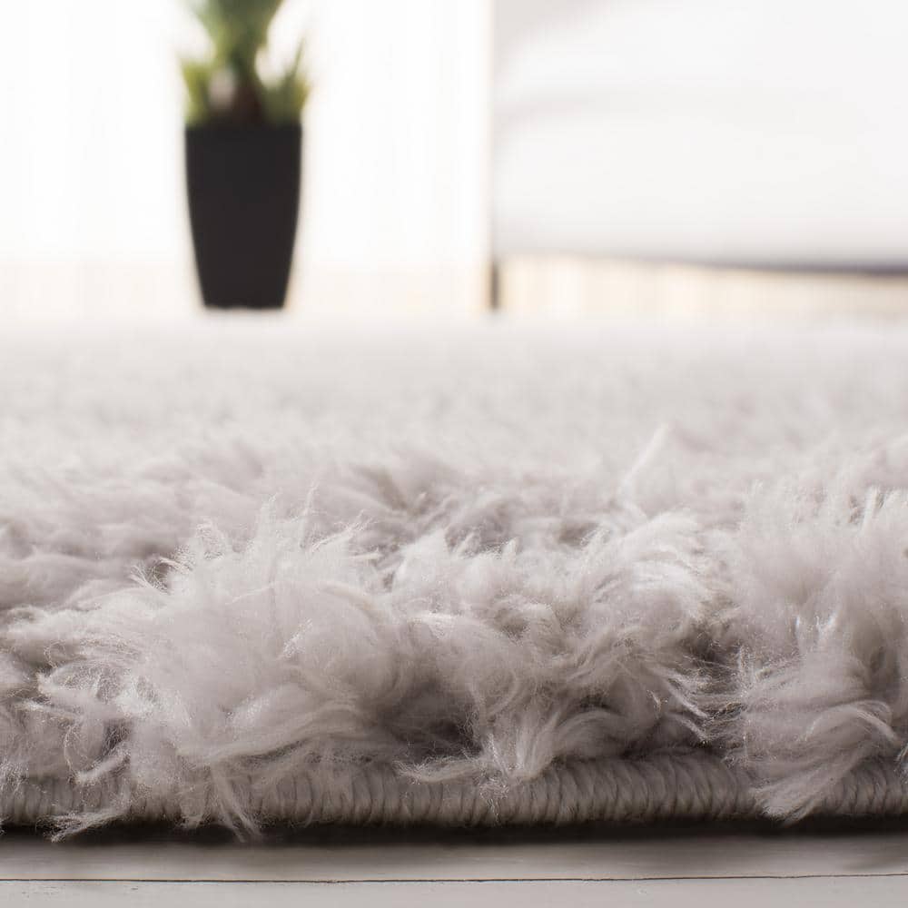 Elegant Silver Shag 4' x 6' Hand-Knotted Wool Area Rug
