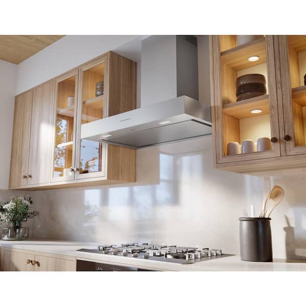 Zephyr Como 30 in. 600 CFM Wall Mount Range Hood with LED Lights
