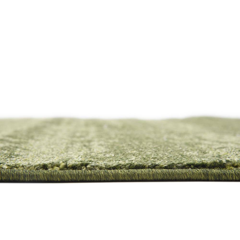 Reversible Green Synthetic 5'3" x 8' Easy-Care Rectangular Rug