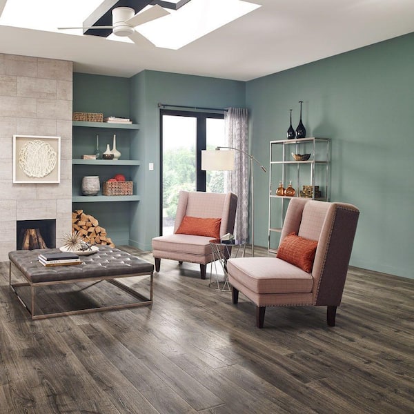 Pergo Outlast+ 7.48 in. W Vintage Pewter Oak Waterproof Laminate Wood Flooring (19.63 sq. ft./case) LF000848