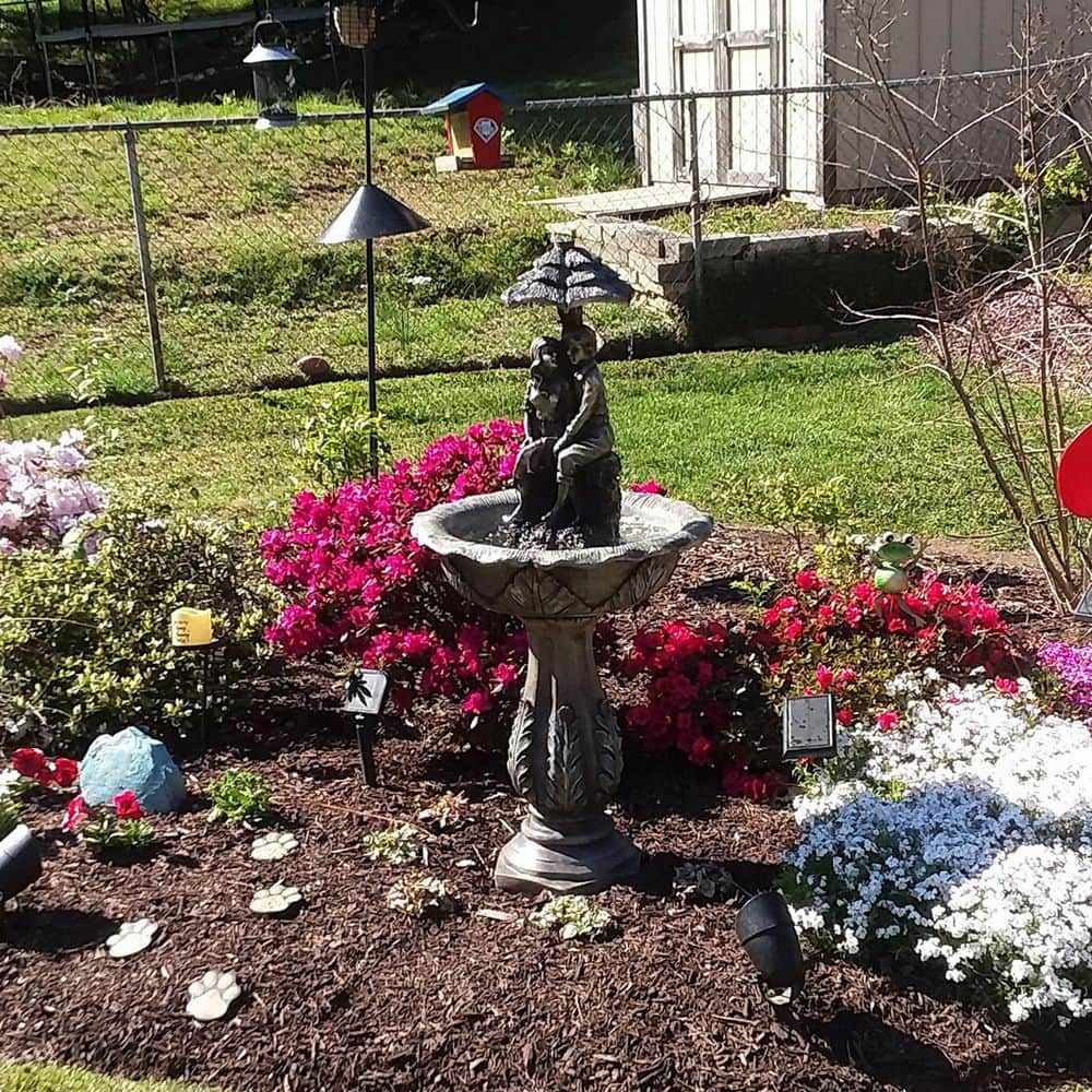 Brown Polyresin Solar Powered Lovers Umbrella Water Fountain with LED Lights