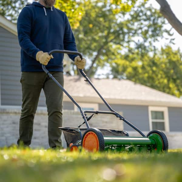 Scotts 20 in. Manual Walk Behind Reel Lawn Mower, Includes Grass