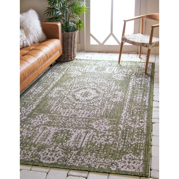 Green Timeworn Outdoor 6 ft. x 9 ft. Area Rug
