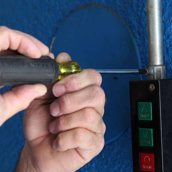 Klein Tools #2 Combo Tip Screwdriver with 4 in. Round Shank