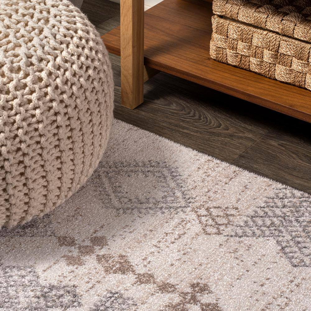 Bhalil 5' x 8' Gray and Beige Geometric Area Rug