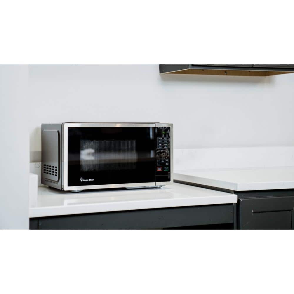 Magic Chef 0.9 cu ft Countertop Microwave Ovens in Stainless Steel