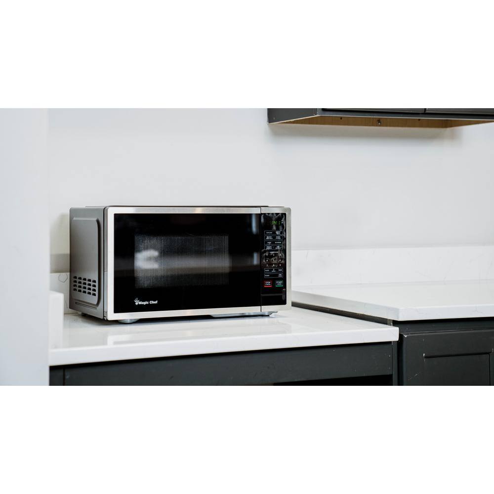 Magic Chef 0.9 cu ft Countertop Microwave Ovens in Stainless Steel