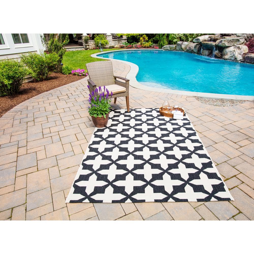 Charcoal Chic Rectangular Synthetic Outdoor Rug 47"