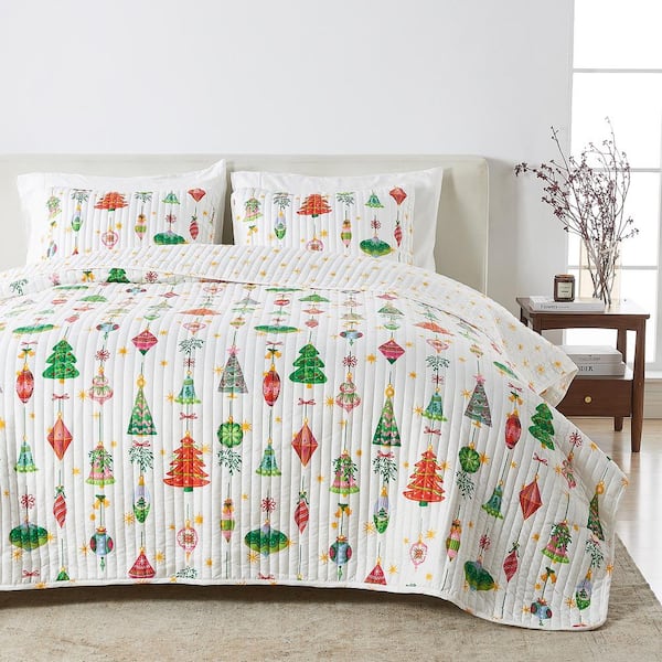 FRESHFOLDS Twinkling Ornaments Cheerful Colorful Christmas 2 Piece Microfiber Polyester Quilt Set, Twin / Twin XL