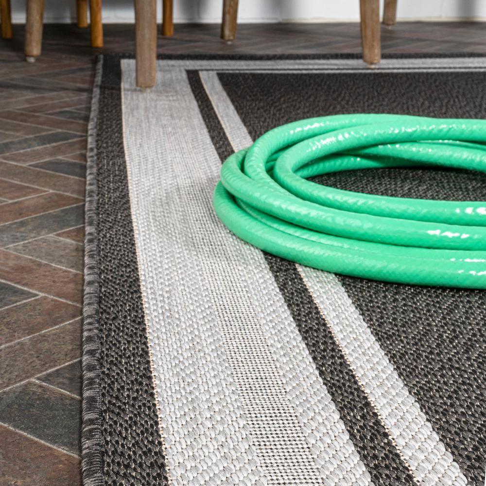 Modern Black and Cream Stripe Synthetic 5x8 Indoor/Outdoor Rug