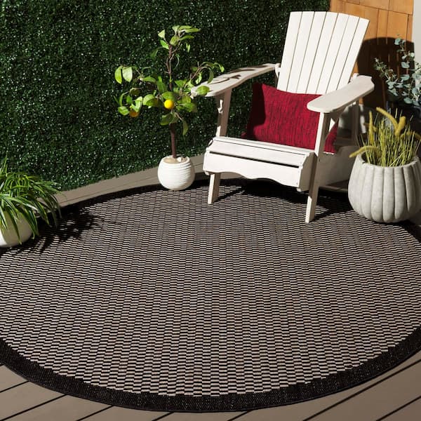 Beach House Black/Beige 7 ft. x 7 ft. Geometric Border Indoor/Outdoor Round Area Rug