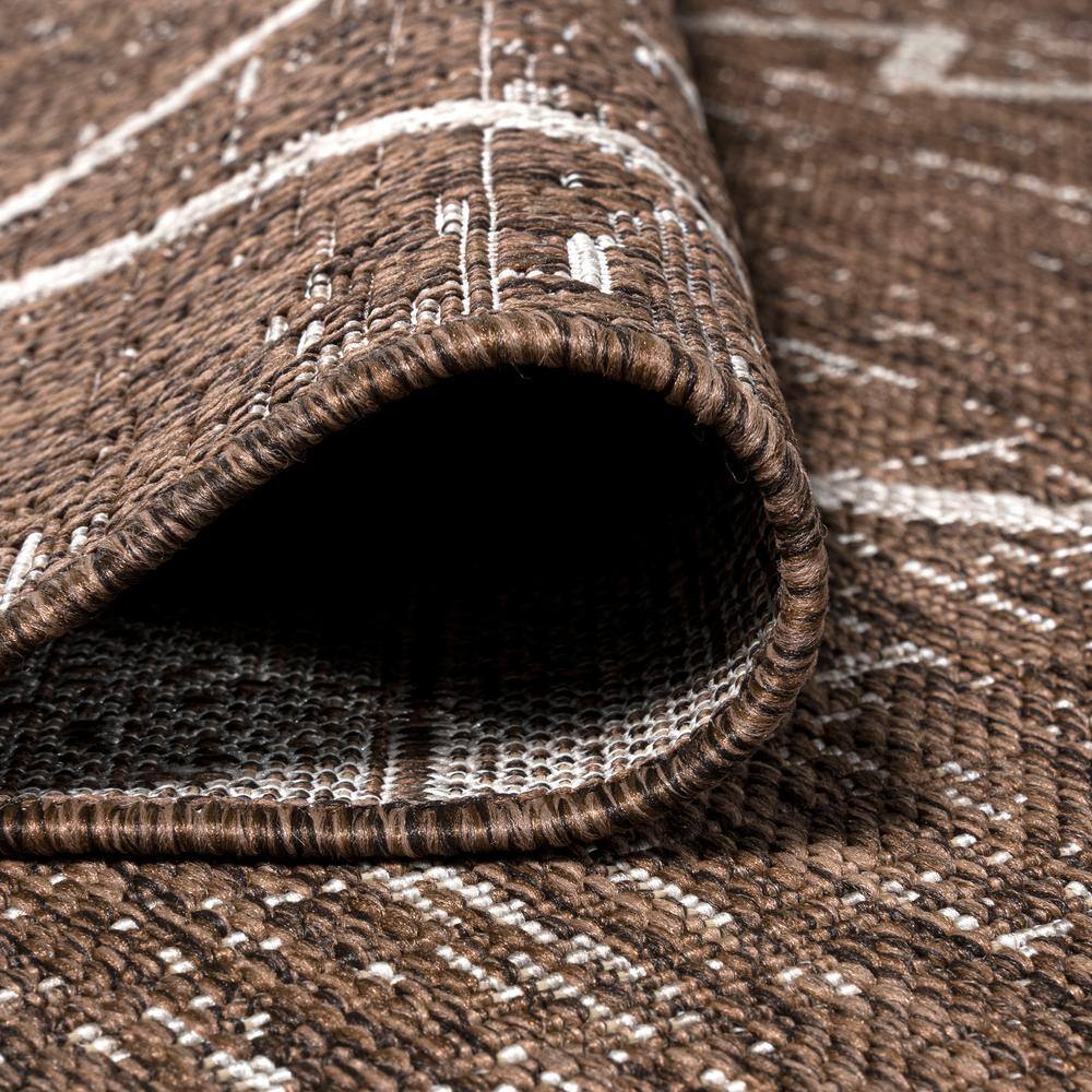 Brown and Beige Diamond Trellis Indoor/Outdoor Runner Rug