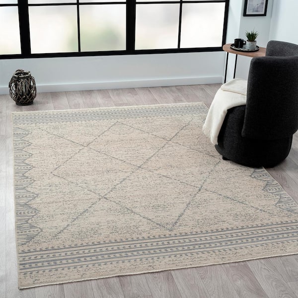 Contempo Grey 5 ft. x 7 ft. Bohemian Geometric Polyblend Rectangle Indoor Area Rug