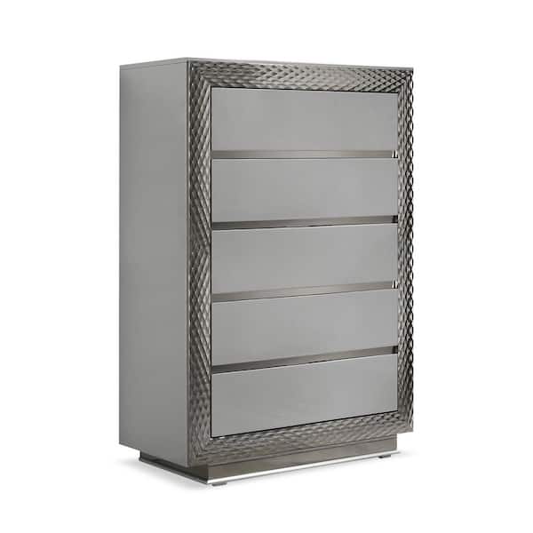 Furniture of America Dulce Gray 5-Drawer 34 in. Chest of Drawers with Plinth Base and Silver Molding