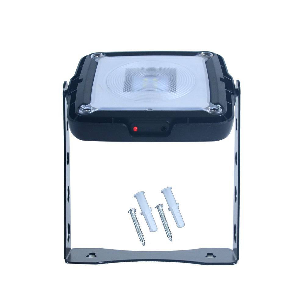 Solar Powered LED Freestanding Indoor/Outdoor Swivel Light