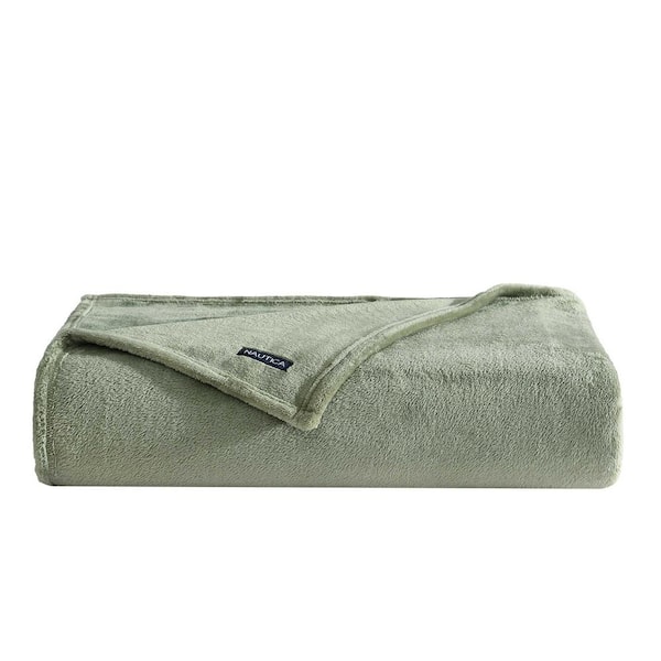 Nautica NA Solid 1-Piece Fern Green Ultra Soft Plush Fleece Twin Blanket