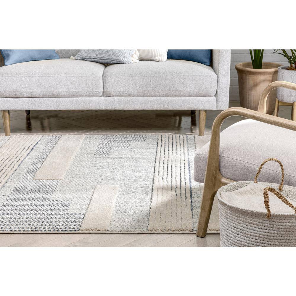 Harlow Light Blue Geometric 5' x 7' Easy-Care Synthetic Area Rug