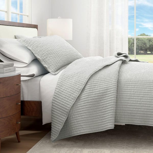 FRESHFOLDS Light Gray Twin Premium Solid 2-Piece Microfiber Quilt Set