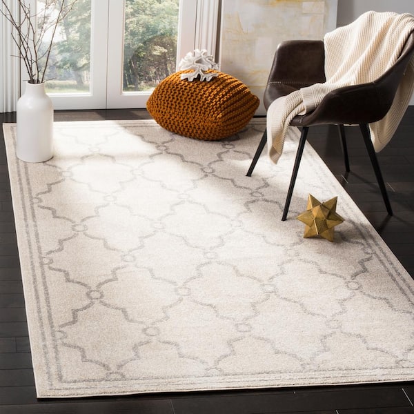 Amherst Ivory/Light Gray 9 ft. x 12 ft. Geometric Diamond Area Rug