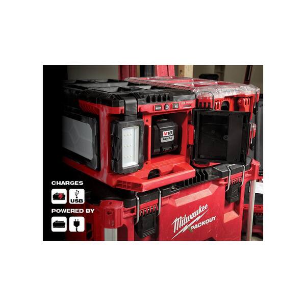 Milwaukee - M18 18-Volt Lithium-Ion Cordless PACKOUT 3000 Lumens LED Light with Built-In Charger w/15.75 in. PACKOUT Cooler Bag