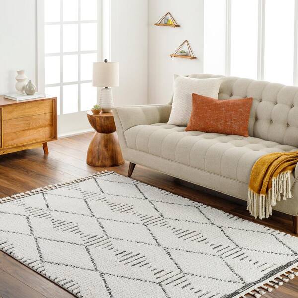 Valencia 5x7 Area Rug – Adams Furniture