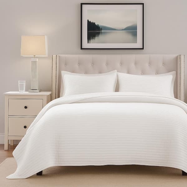 Vins 2-Piece White Vineyard Pattern Cotton Fill and Polyester Shell Twin Size Quilt Set