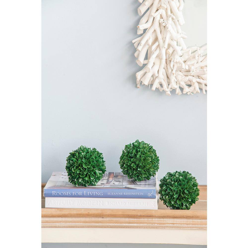 Set of 4 Green Plastic Boxwood Topiary Balls