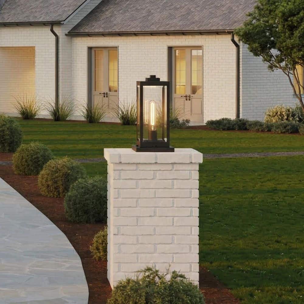 Quoizel Westover 1-Light Earth Black Outdoor Post Lantern