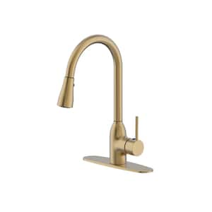 Single-Handle Pull-Down Sprayer Kitchen Faucet in Matte Gold