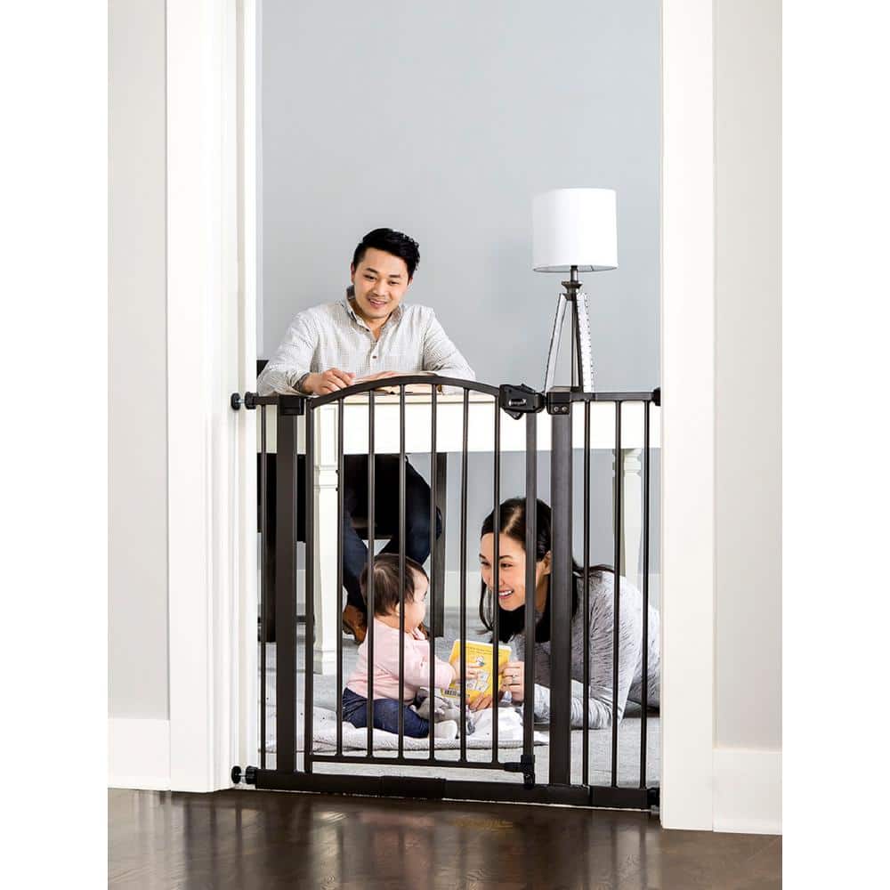 Bronze Arched Metal Retractable Baby Safety Gate