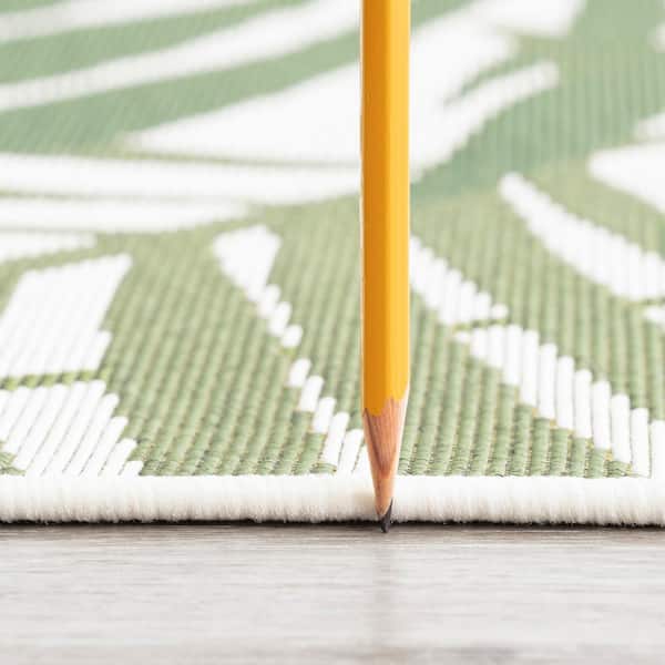 Stunning Cream 5 ft. x 7 ft. Floral Indoor/Outdoor Area Rug