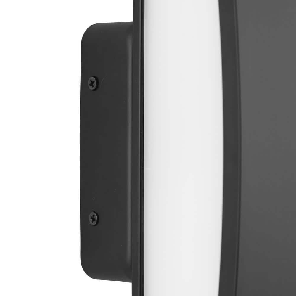 Curvity 24" Matte Black Aluminum LED Vanity Light