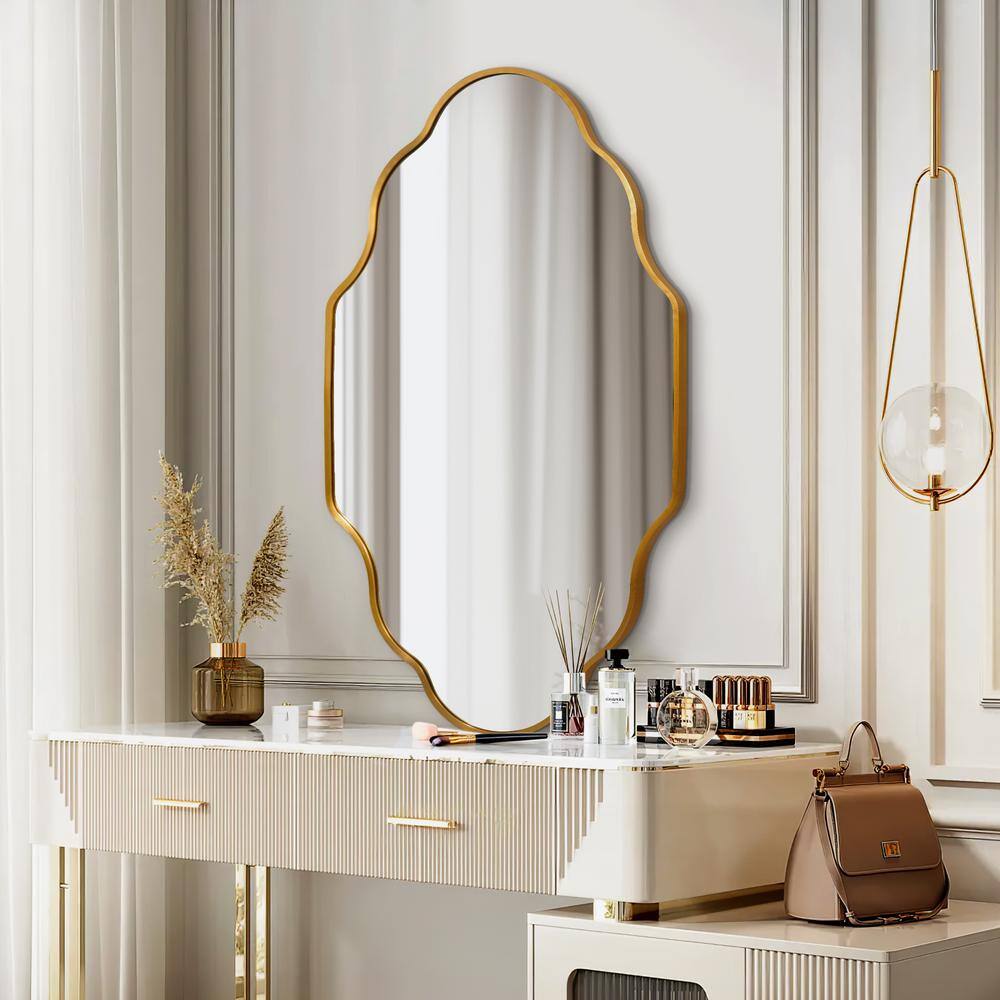 Gold Scalloped Oval Wall Mirror with Aluminum Frame