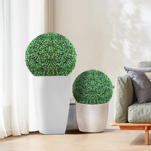 SKYSHALO 1.67 ft. Tall Artificial Topiaries Boxwood Trees 2-Pack Ball-Shape Faux Plant All-year Green Plant Decorative Balls