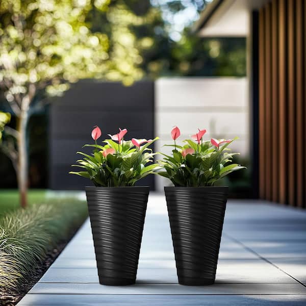 15 in. High Small Spiral Black Plastic Round Planter / Pot with Drainage Holes (Set of 2)
