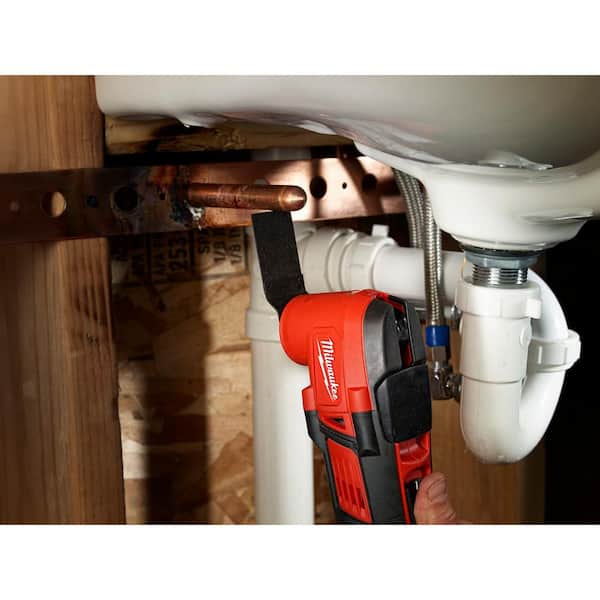 Milwaukee M18 18V Lithium-Ion Cordless Multi-Tool with 2.0