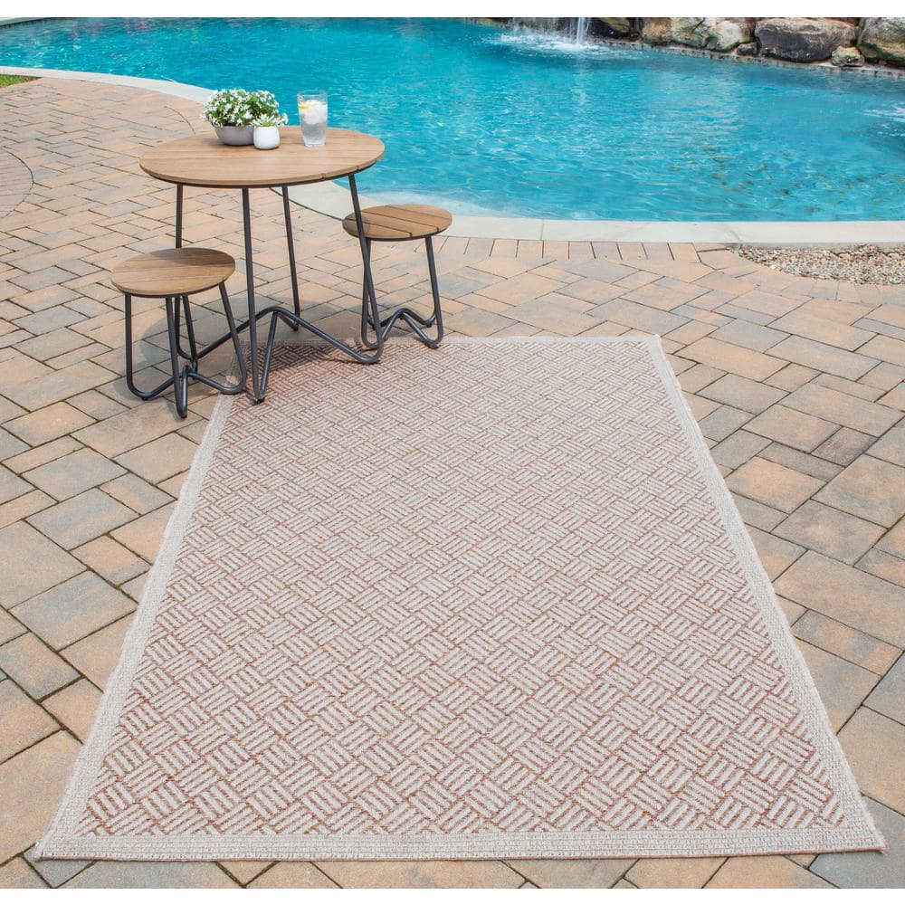Tan Geometric Stain-Resistant Synthetic 5' x 7' Rug
