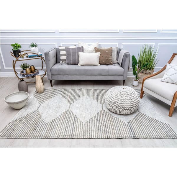 Zaltana Gray Geometric White 5 ft. x 7 ft. Modern Area Rug