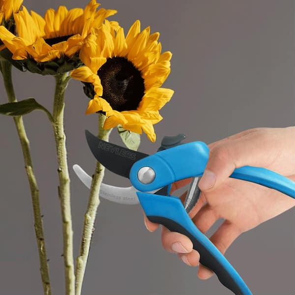 https://images.thdstatic.com/productImages/e4013029-e510-499c-a3d4-26bab54b795d/svn/nevlers-pruning-shears-mgshearbpblu32-1f_600.jpg