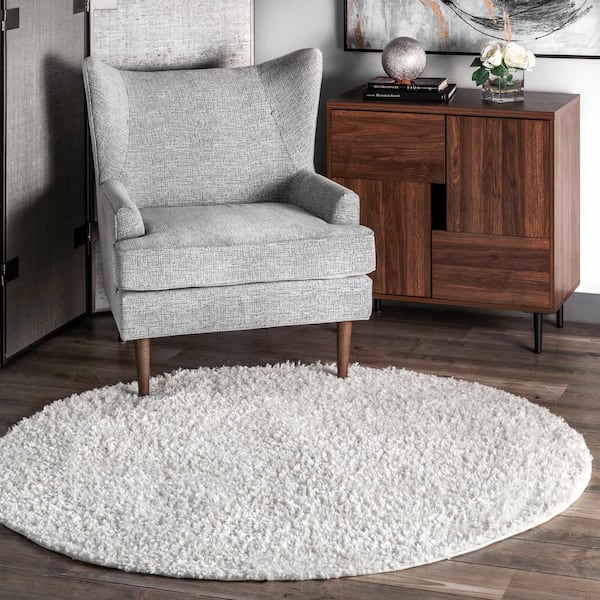 Casual Plush Shag Neva Ivory 5 ft. Round Area Rug