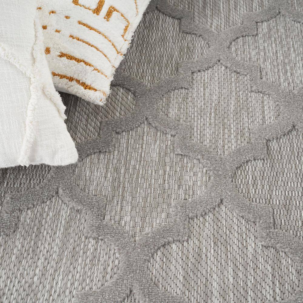 Silver Grey Trellis 6' x 9' Handmade Synthetic Area Rug