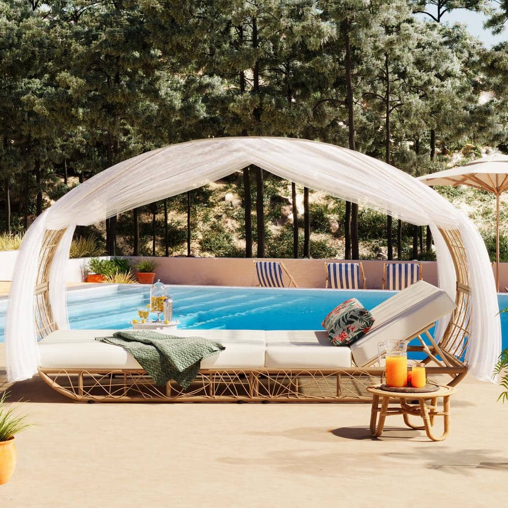 Wicker Outdoor Day Bed with Curtain and Colorful Pillow, Lounge Chairs Back