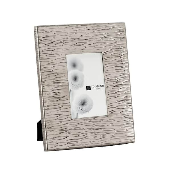 Titan Lighting 1-Opening 4 in. X 6 in. Aluminum Textured Picture Frame