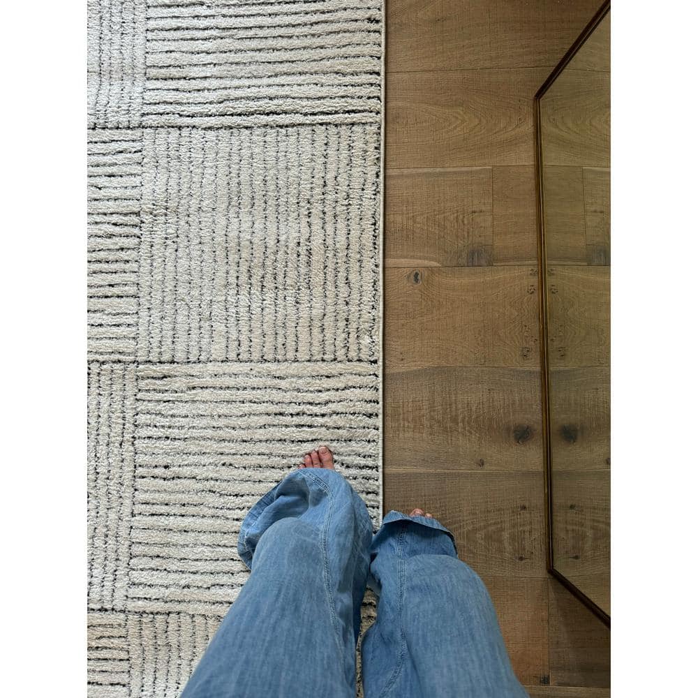 Ivory and Brown Geometric Synthetic Area Rug, 6'7" x 9'