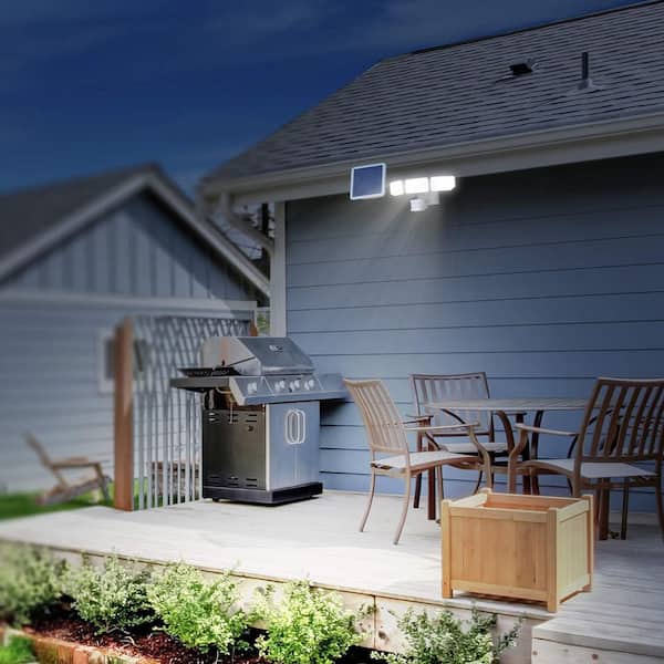 KODA 2000 Lumen Solar White Motion Sensing Integrated LED Security